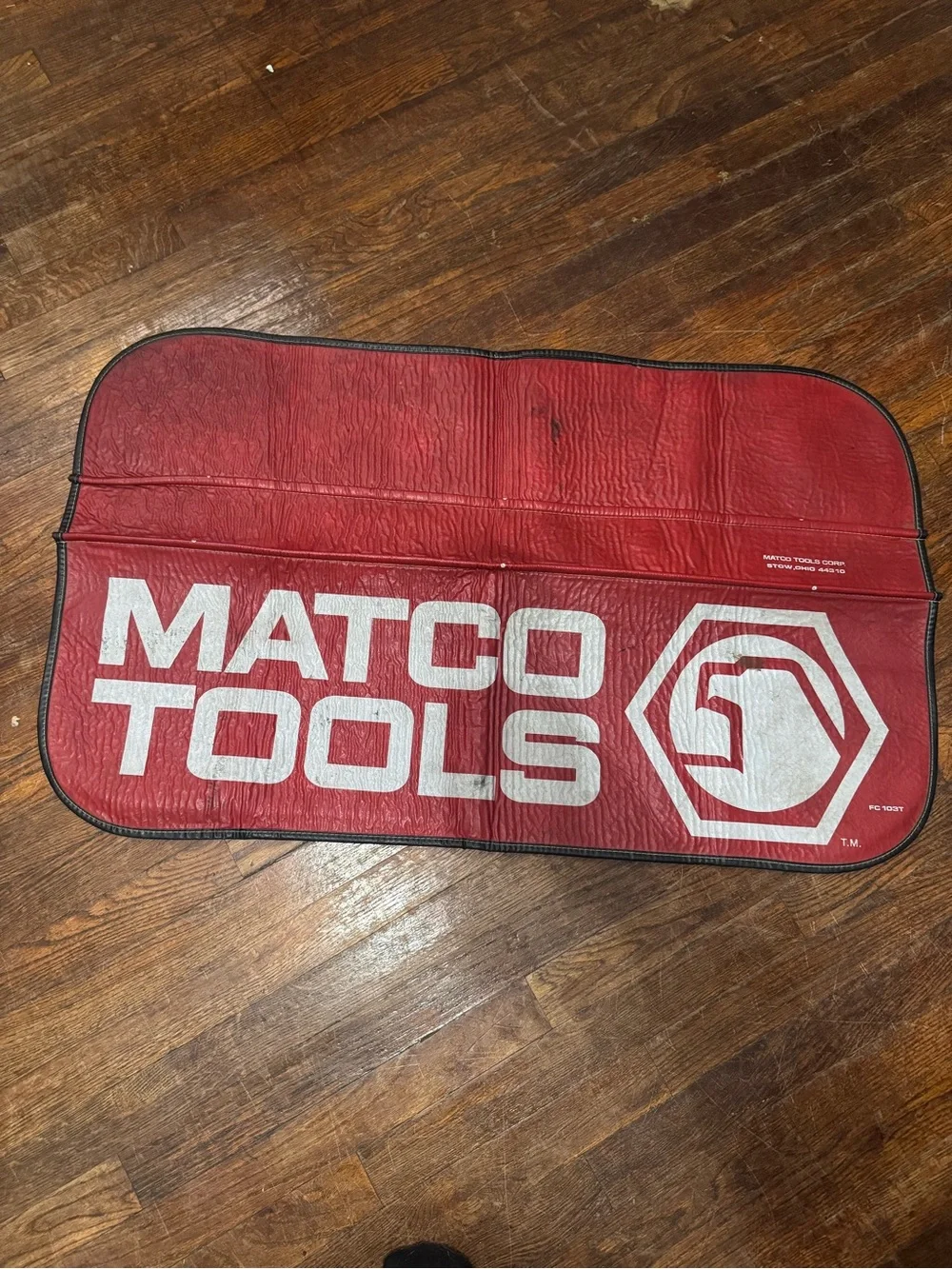 Matco Tools Red Vinyl Shop Mat with Logo Matco Tools Cover 38-1/4" x 22" - Picture 1 of 2